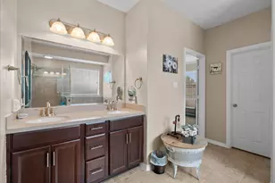 2875 Torano Cir, League City, TX 77573 - Photo 17