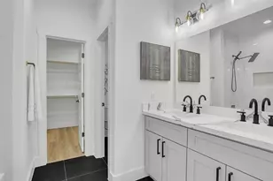 8412 Vera Lou St, Houston, TX 77051 - Photo 17