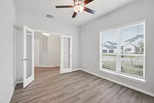 2123 Spring Hollow Dr, Baytown, TX 77521 - Photo 7