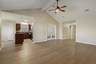 412 Hawks View Dr, La Marque, TX 77568 - Photo 5