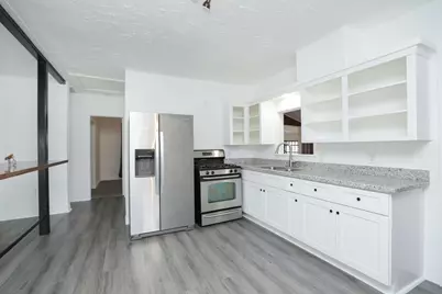 207 Cosmos Street, Houston, TX 77009 - Photo 9