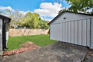 207 Cosmos St, Houston, TX 77009 - Photo 25