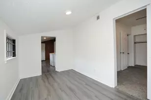 207 Cosmos St, Houston, TX 77009 - Photo 21