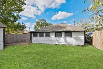 207 Cosmos Street, Houston, TX 77009 - Photo 27