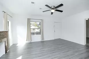 207 Cosmos St, Houston, TX 77009 - Photo 5