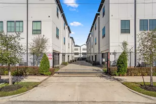 2806 Grand Fountains Dr, Houston, TX 77054 - Photo 17