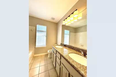 13703 Midfield Glen Court, Houston, TX 77059 - Photo 17