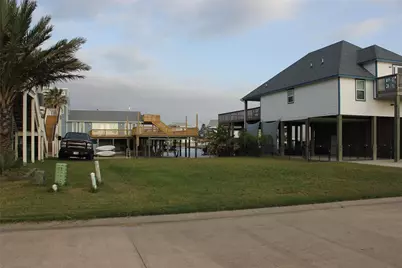 22210 Cantina Drive, Galveston, TX 77554 - Photo 3