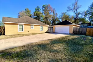 19906 S Plantation Estates Dr, Porter, TX 77365 - Photo 3