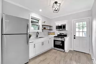 1606 Avenue L, Galveston, TX 77550 - Photo 7