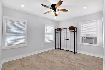 1606 Avenue L, Galveston, TX 77550 - Photo 11