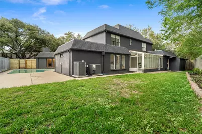 10911 Riverview Drive, Houston, TX 77042 - Photo 37