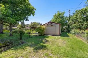 616 Cannan Dr, Angleton, TX 77515 - Photo 37