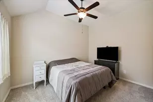 2204 Meadow Wind Dr, Pearland, TX 77089 - Photo 17