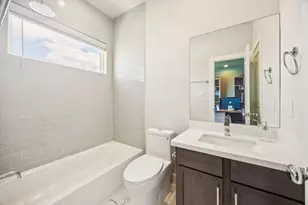 6312 Brighton Oaks Ln, Houston, TX 77008 - Photo 15