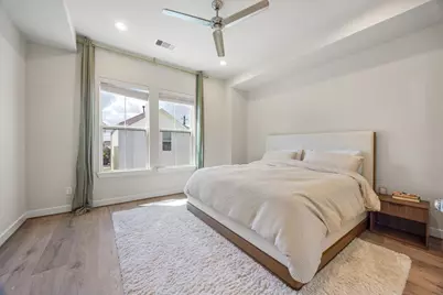 6312 Brighton Oaks Lane, Houston, TX 77008 - Photo 11