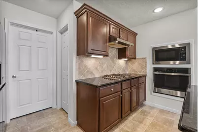 2111 Gilbert Road, Dickinson, TX 77539 - Photo 7