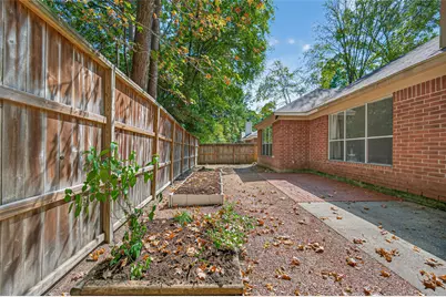 38 Wrens Song Place, The Woodlands, TX 77382 - Photo 5