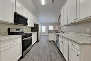 2200 Jefferson Crossing Dr, Conroe, TX 77304 - Photo 5