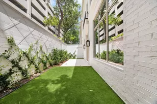 27 Wentworth Place Ln, Houston, TX 77027 - Photo 23