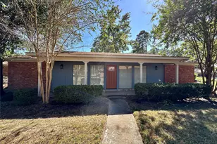 22 Champions Colony W, Houston, TX 77069 - Photo 1