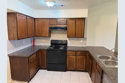 8307 Bird Meadow Lane, Houston, TX 77489 - Photo 7