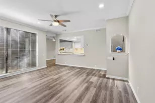 161 Litchfield Ln, Houston, TX 77024 - Photo 5
