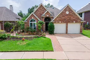 1247 Misty Lake Ct, Sugar Land, TX 77498 - Photo 3