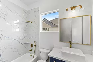 7550 Dyer St, Houston, TX 77088 - Photo 11