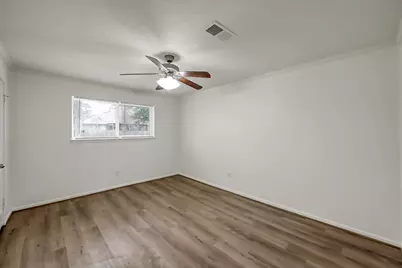 212 Oxford Drive, Conroe, TX 77303 - Photo 11