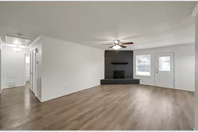 212 Oxford Drive, Conroe, TX 77303 - Photo 5