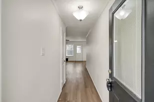 212 Oxford Dr, Conroe, TX 77303 - Photo 3