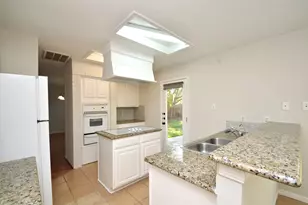 12739 Skyknoll Ln, Houston, TX 77082 - Photo 9