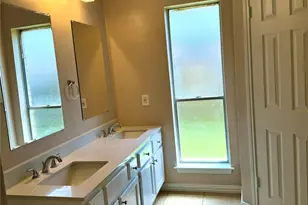 16819 Red Gully Dr, Sugar Land, TX 77498 - Photo 11