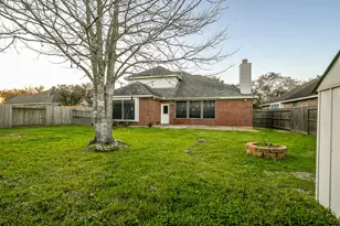 212 Rolling Springs Ln, Dickinson, TX 77539 - Photo 15