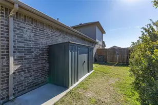 430 Kickapoo Dr, Anahuac, TX 77514 - Photo 13