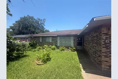 402 S Yaupon Street, Richwood, TX 77531 - Photo 1