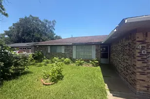 402 S Yaupon St, Richwood, TX 77531 - Photo 1
