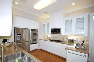 2410 Dorrington St, Houston, TX 77030 - Photo 9