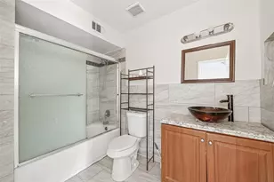 9350 Country Creek Dr, Houston, TX 77036 - Photo 25