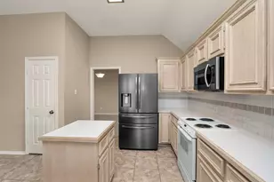 11 Crestview Trail, Houston, TX 77082 - Photo 15