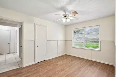 6401 Rowan Lane, Houston, TX 77074 - Photo 9