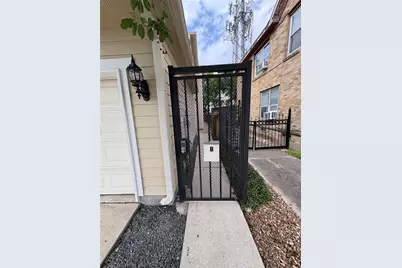 2209 Alabama Street #B, Houston, TX 77004 - Photo 3