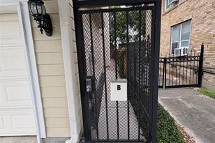 2209 Alabama St, Houston, TX 77004 - Photo 3