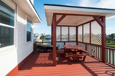 16619 Bayfront Drive, Jamaica Beach, TX 77554 - Photo 11