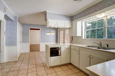 11910 Laurie Lane, Houston, TX 77024 - Photo 15