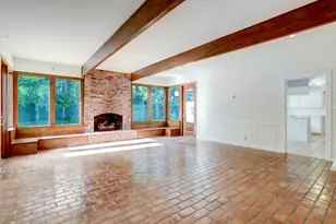 11910 Laurie Ln, Houston, TX 77024 - Photo 9