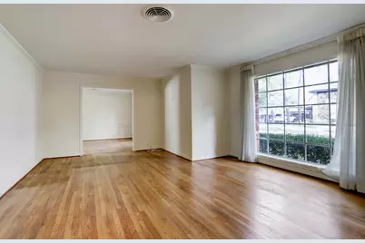 11910 Laurie Lane, Houston, TX 77024 - Photo 5