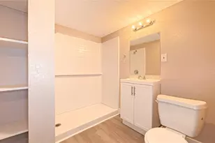 6410 Carver Rd, Houston, TX 77091 - Photo 9