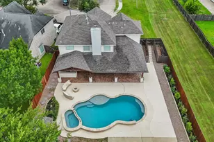 2322 Meadow Briar Dr, Sugar Land, TX 77498 - Photo 43